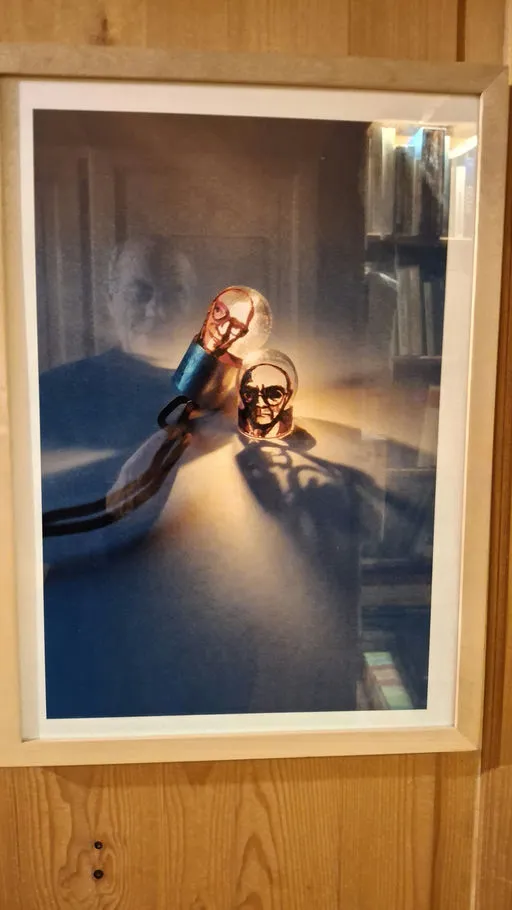 Horkheimer beleuchtet Adorno